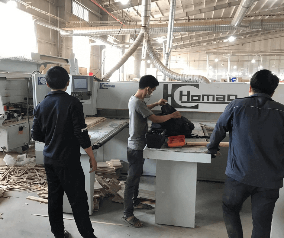 Luc Thinh di thuc tap